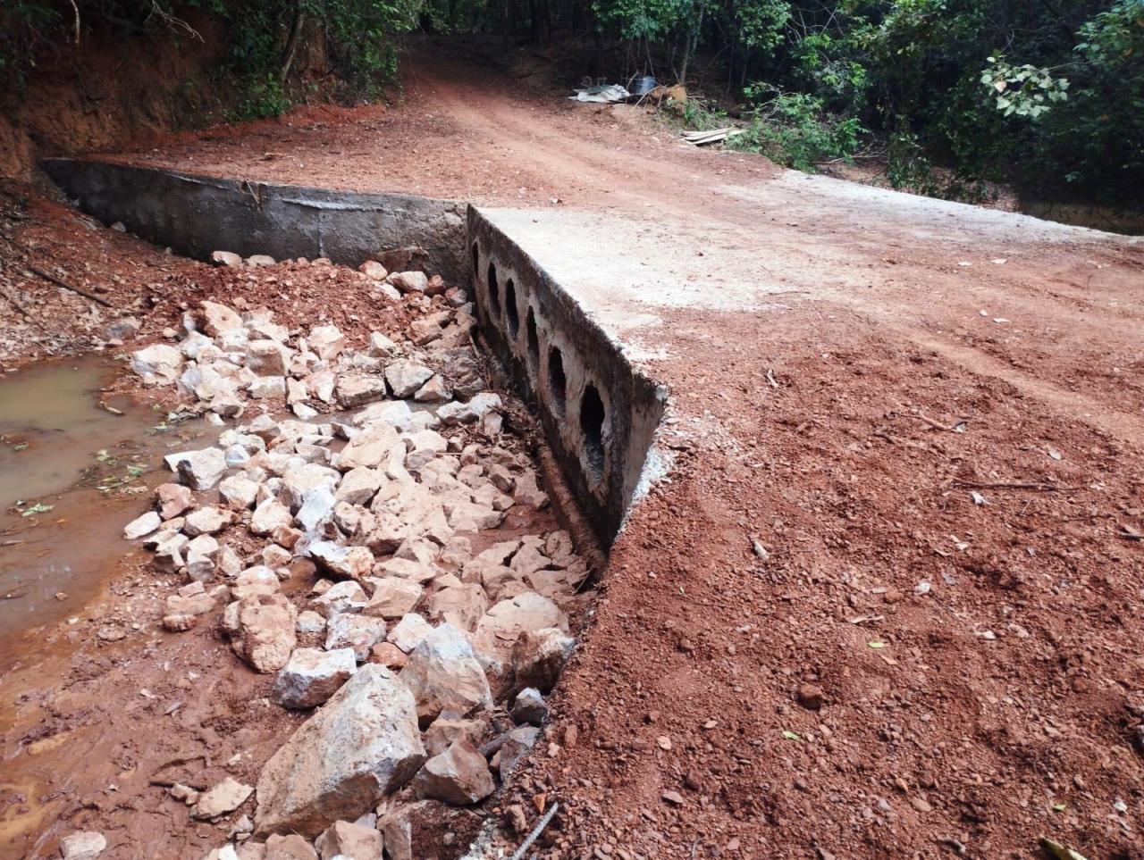 PONTES TIPO PASSAGENS MOLHADAS MELHORAM TRAFEGABILIDADE NAS REGIÕES DOS BAGRES E CAJUEIRO