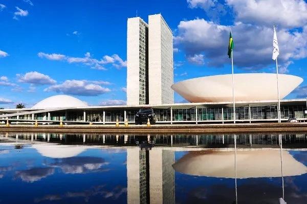 VALOR DOS EMPENHOS DE EMENDAS PARLAMENTARES MAIS QUE DOBROU EM 2023