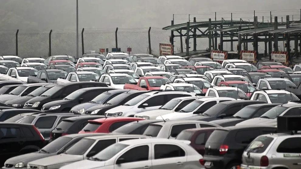 COMISSÃO DO SENADO APROVA PEC QUE ISENTA IPVA PARA CARROS COM MAIS DE 20 ANOS