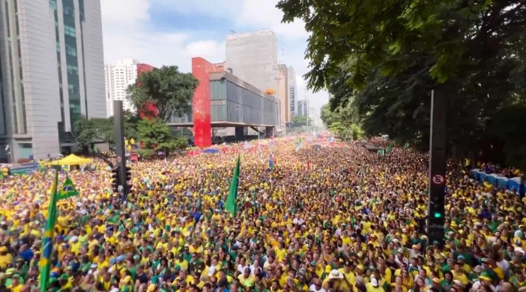 ESTIMATIVAS DIVERGEM SOBRE PÚBLICO EM ATO PRÓ-BOLSONARO NA AVENIDA PAULISTA