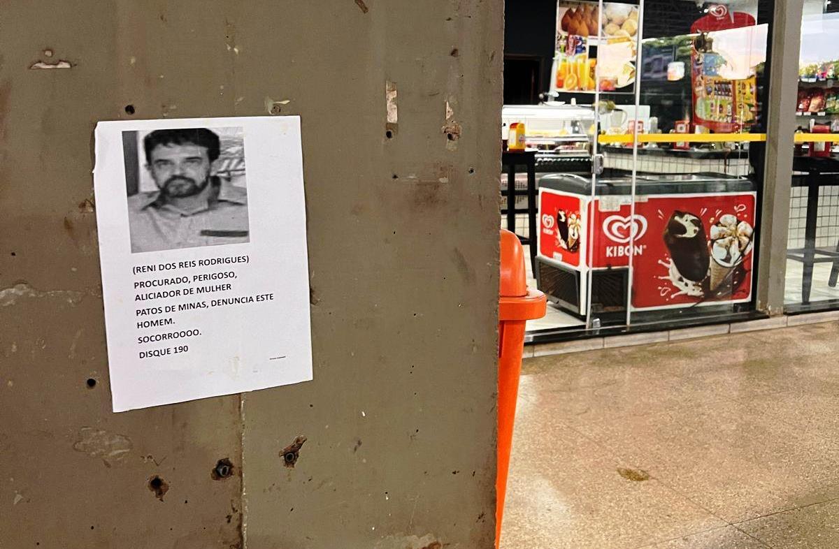 EX-MULHER DIFAMA EX-MARIDO COM CARTAZES EM QUE ELE APARECE COMO PROCURADO PELA POLÍCIA