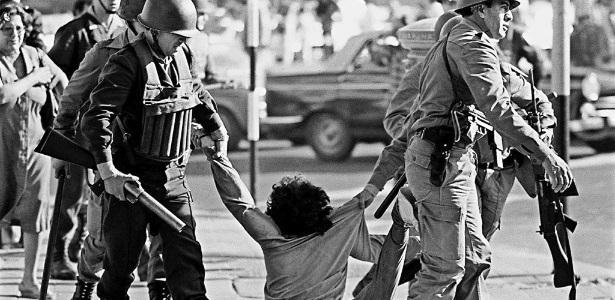 JUSTIÇA ARGENTINA CONDENA 10 EX-REPRESSORES À PRISÃO PERPÉTUA POR CRIMES NA DITADURA