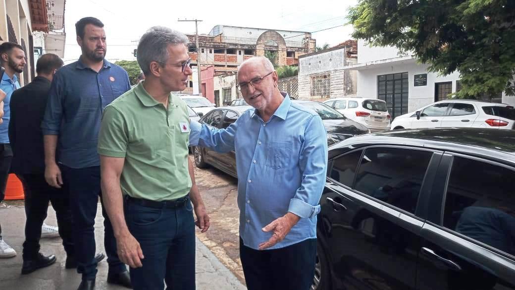 PREFEITO DE VAZANTE COBRA ASFALTAMENTO DA LMC-706 EM ENCONTRO COM O GOVERNADOR NA CIDADE