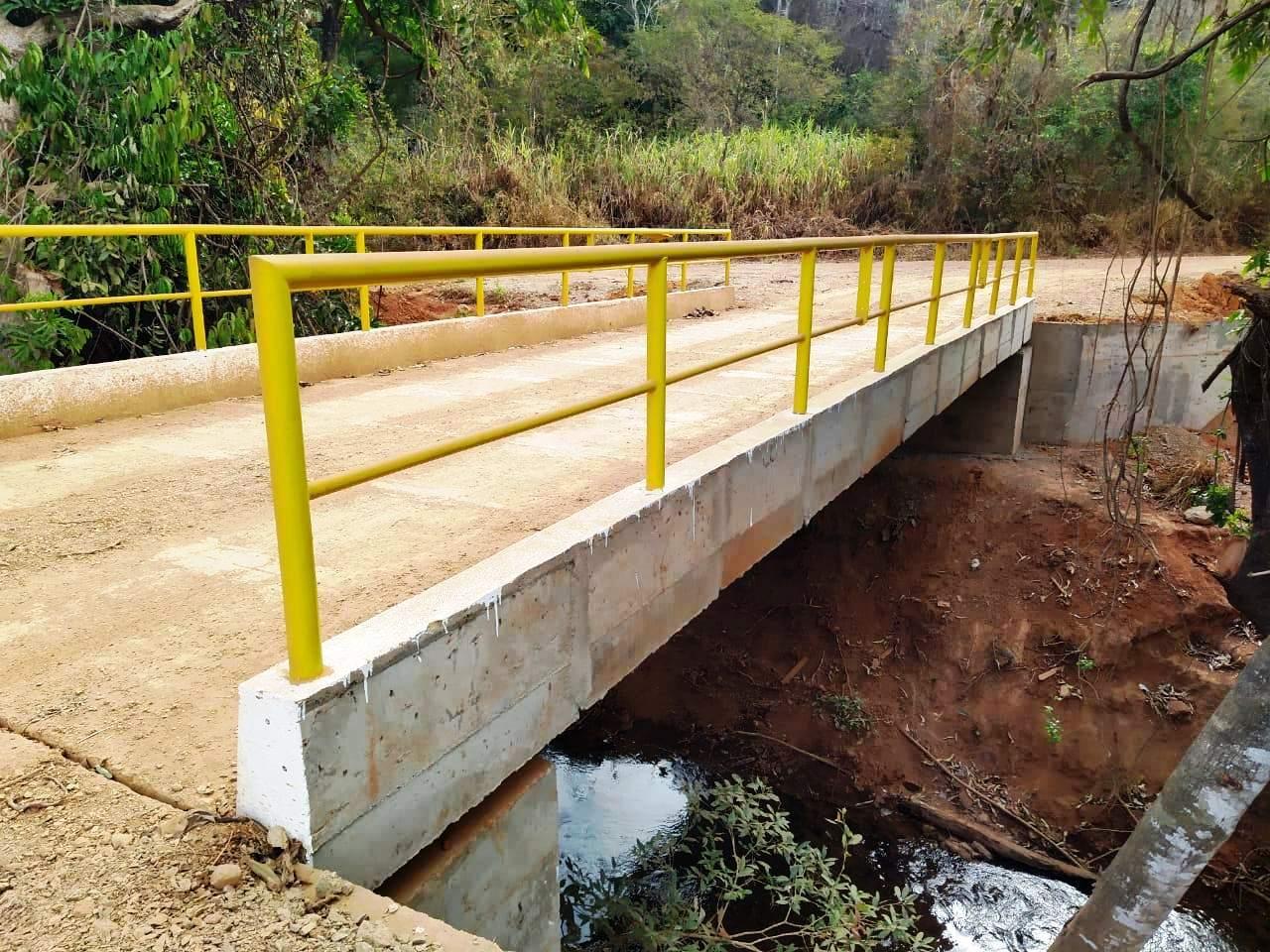 PREFEITURA DE VAZANTE INTERDITA TRECHO DE ESTRADA PARA CONSTRUÇÃO DE PONTE NA BIBOCA