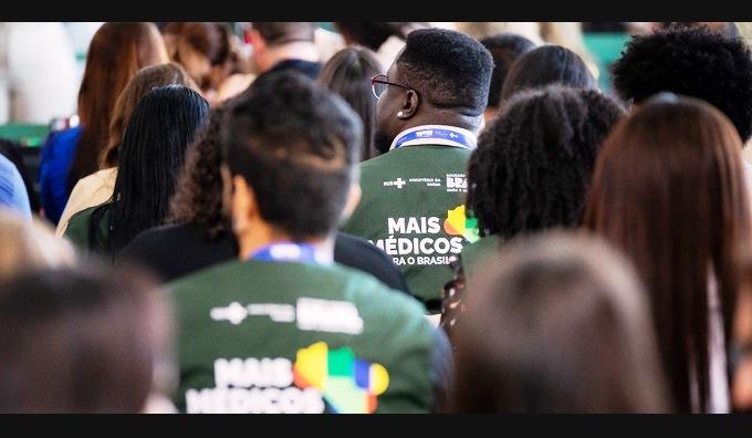 PROGRAMA MAIS MÉDICO ATENDEU 86 MILHÕES DE BRASILEIROS EM 2023