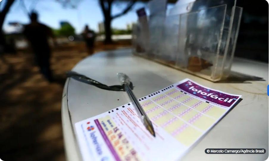 DOIS BOLÕES DE CURITIBA DIVIDEM PRÊMIO DE MAIS DE R$ 4 MILHÕES DA LOTOFÁCIL