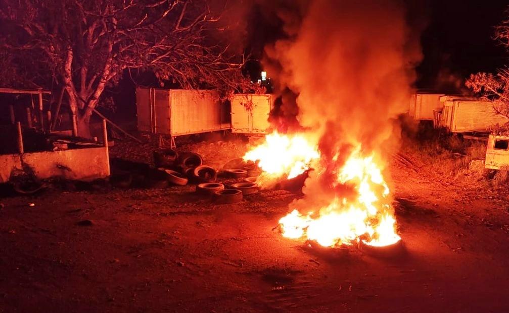 INCÊNDIO ATINGE DEPÓSITO DE PNEUS PELA TERCEIRA VEZ EM PATOS DE MINAS