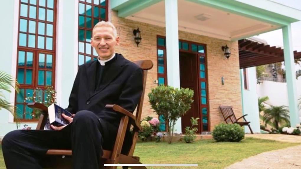 JORNALISTA É PROCESSADO POR DIVULGAR QUE PADRE MARCELO ROSSI MORA EM MANSÃO DE R$ 18 MILHÕES