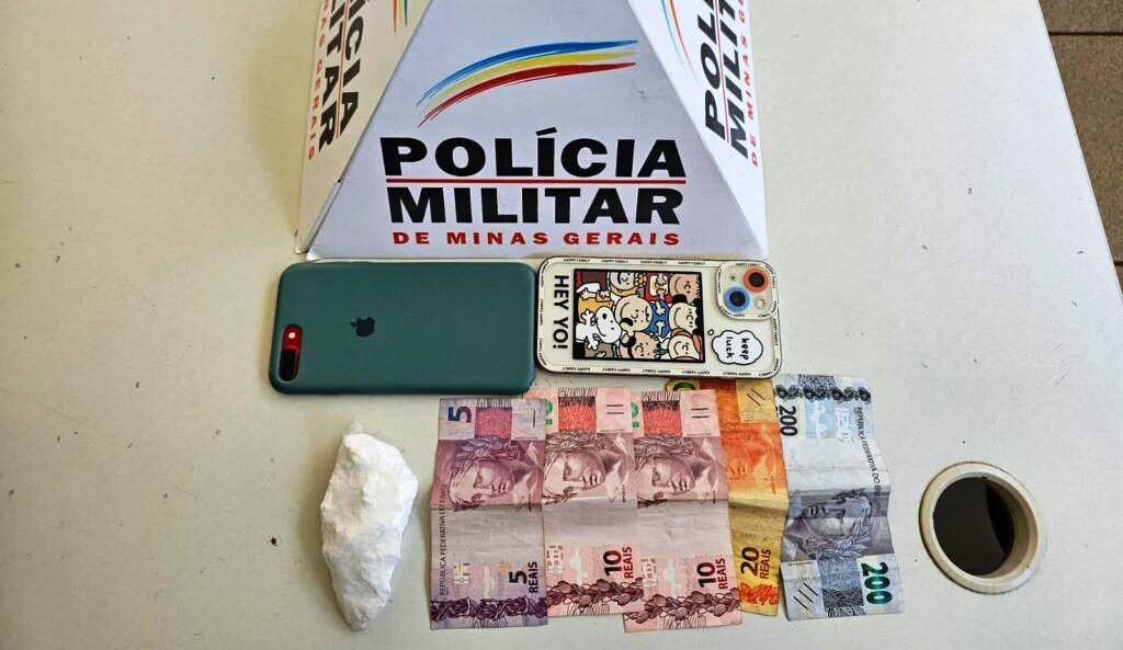 PM DE VAZANTE INICIA ‘OPERAÇÃO NARCO MINAS’ COM DUAS PRISÕES POR TRÁFICO DE DROGAS NA MG-188