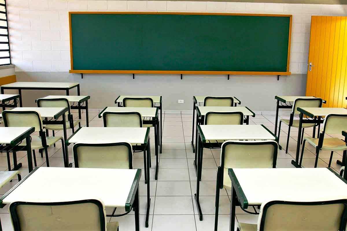 REDE ESTADUAL DE ENSINO PERDEU QUASE 500 MIL MATRÍCULAS NA ÚLTIMA DÉCADA EM MINAS