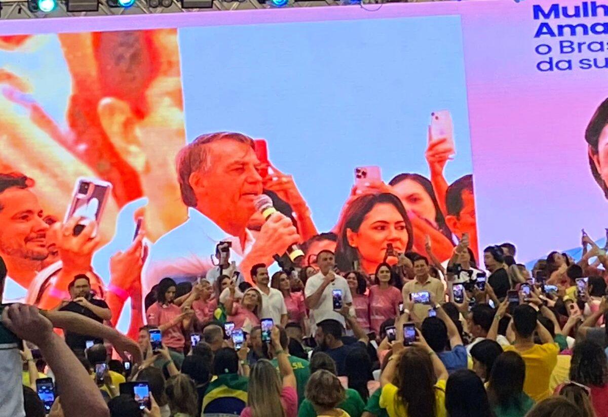 BOLSONARO TEM ALTA APÓS SER INTERNADO ÀS PRESSAS EM MANAUS