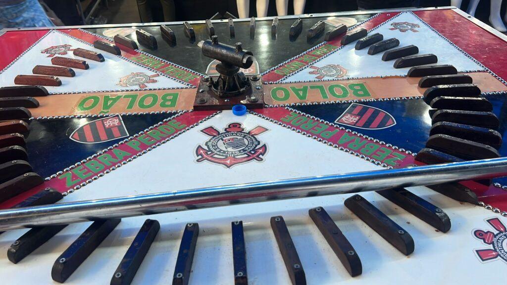 ESTELIONATÁRIOS SÃO PRESOS EM BANCA DE JOGO NA ÁREA DAS BARRACAS DA FESTA DA LAPA