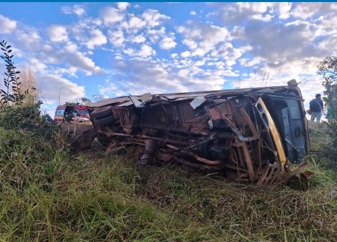 ACIDENTE COM ÔNIBUS DEIXA 10 TRABALHADORES RURAIS FERIDOS NA BR-354