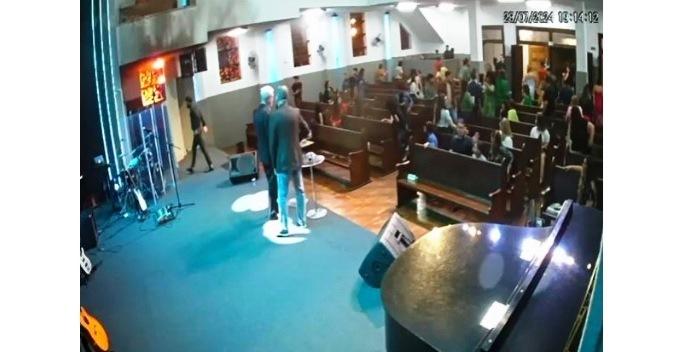 INCÊNDIO INTERROMPE CULTO EM IGREJA BATISTA DE BELO HORIZONTE