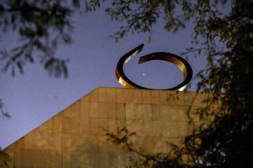 “CHAMA ETERNA” DA DEMOCRACIA NO BRASIL ESTÁ APAGADA POR FALTA DE GÁS