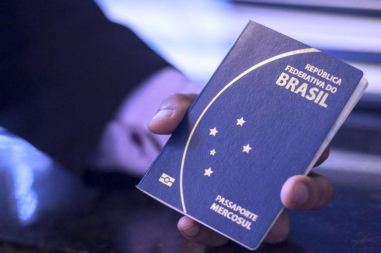 NÚMERO DE BRASILEIROS NO EXTERIOR CHEGOU A QUASE 5 MILHÕES EM 2023