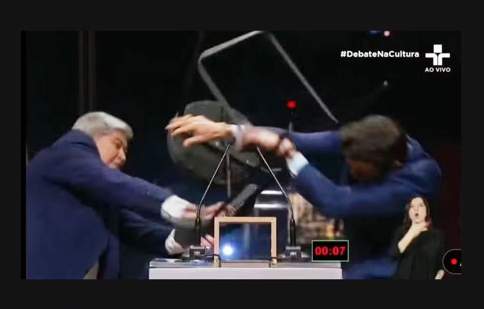 VÍDEO: DATENA AGRIDE PABLO MARÇAL COM CADEIRADA DURANTE DEBATE NA TV CULTURA