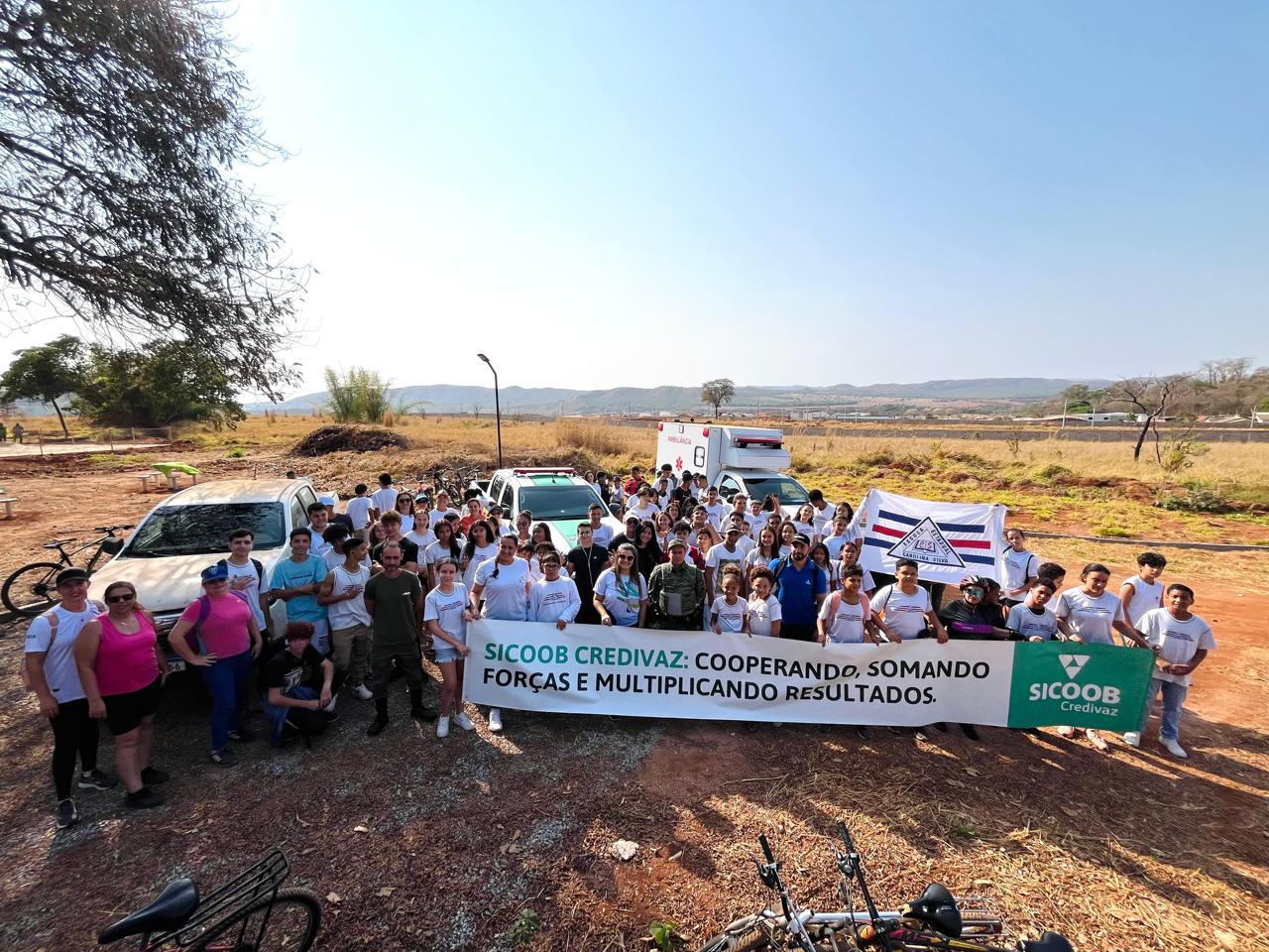 PASSEIO CICLÍSTICO DA ESCOLA CAROLINA SILVA MOBILIZA ALUNOS PARA CONSCIENTIZAÇÃO AMBIENTAL