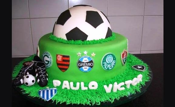 CONFEITEIRAS DE BOLOS COM ESCUDOS DE CLUBES PODEM SER MULTADAS