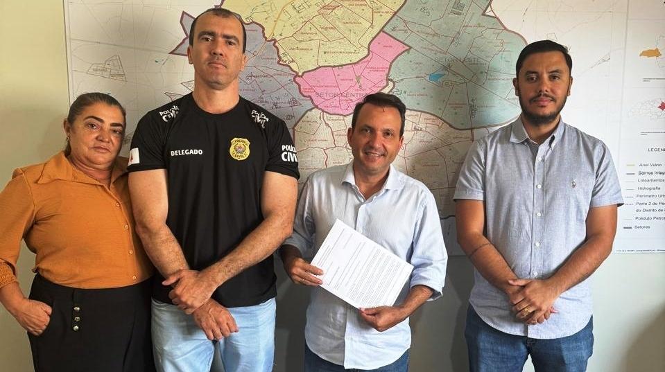 DEPUTADO VAI DESTINAR R$ 500 MIL PARA CONSTRUÇÃO DA DELEGACIA DE POLÍCIA CIVIL DE VAZANTE