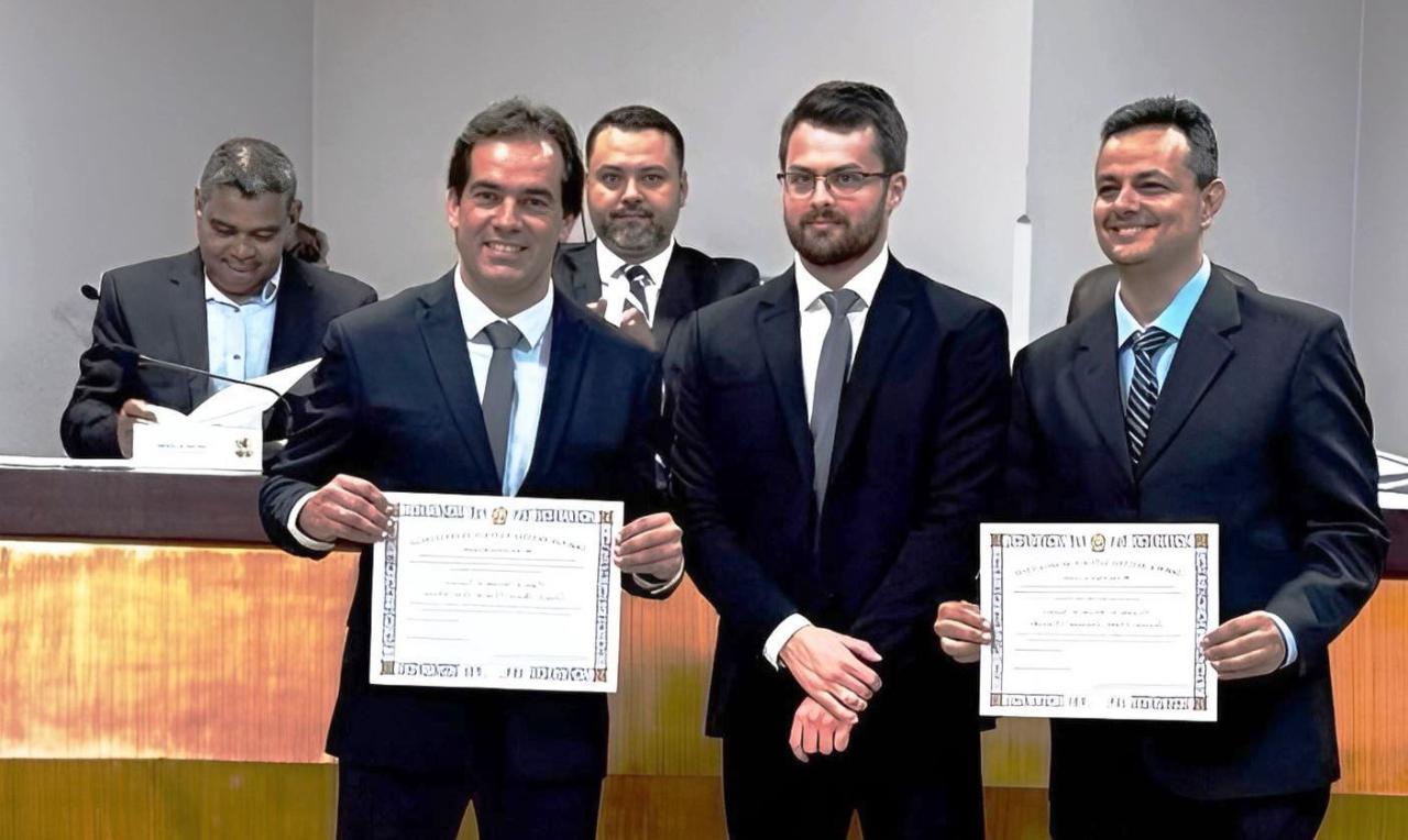 GABRIEL E JEANCARLO JÁ ESTÃO APTOS A ASSUMIREM A PREFEITURA DE VAZANTE