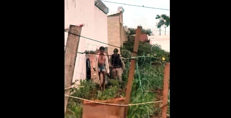 IDOSO FLAGRADO MANTENDO RELAÇÃO SEXUAL COM CADELA É PRESO EM LAGOA FORMOSA