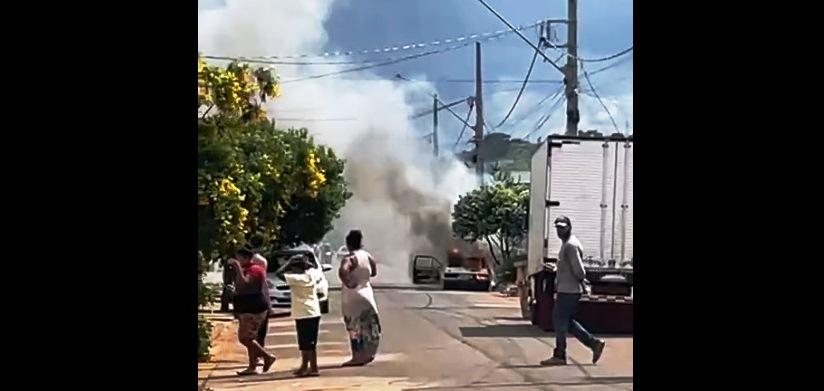INCÊNDIO CRIMINOSO DESTRÓI VEÍCULO EM PATOS DE MINAS