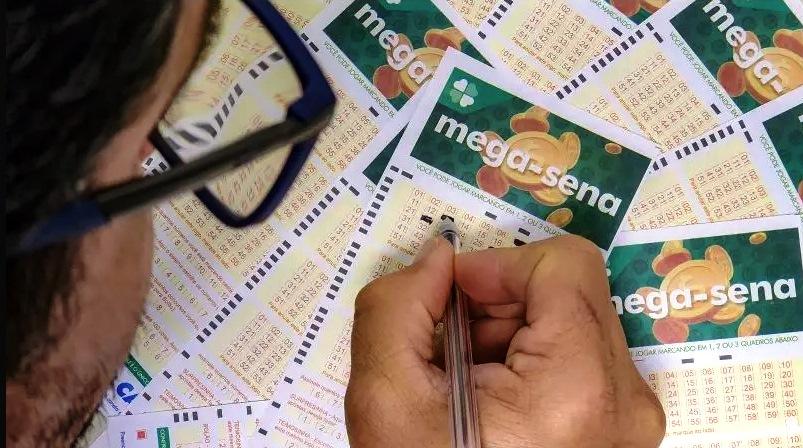 MEGA-SENA PODE PAGAR PRÊMIO DE R$ 76 MILHÕES NA TERÇA-FEIRA (3)