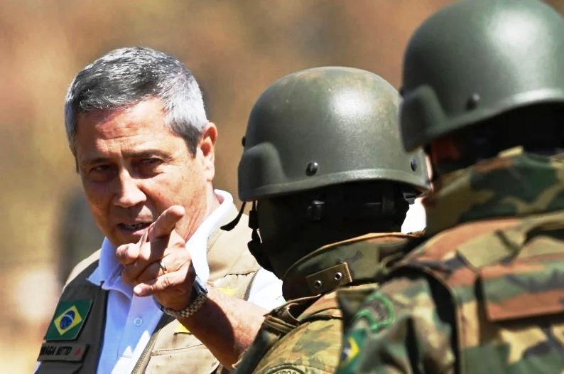 POLÍCIA FEDERAL PRENDE EX-VICE NA CHAPA DE BOLSONARO NAS ELEIÇÕES DE 2022