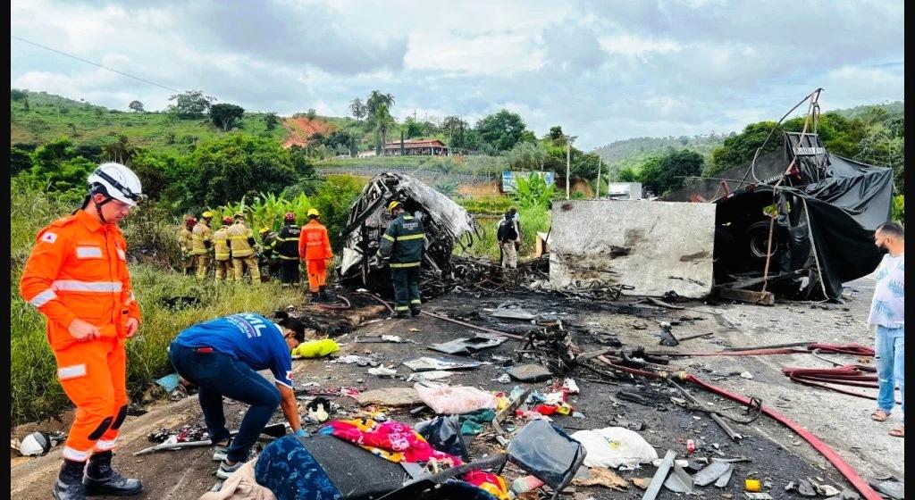 SOBE PARA 39 O NÚMERO DE MORTOS EM ACIDENTE COM ÔNIBUS EM MINAS GERAIS