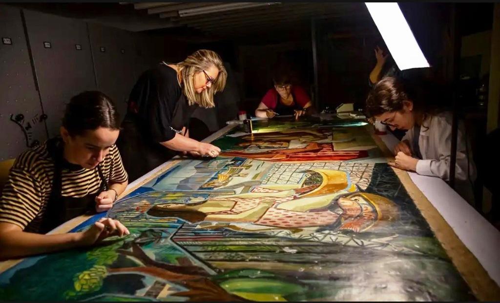 GOVERNO ENTREGA OBRAS DE ARTE VANDALIZADAS DURANTE OS ATOS GOLPISTAS EM BRASÍLIA