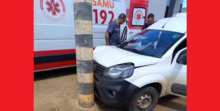 MOTORISTA SOFRE MAL SÚBITO, BATE CARRO EM POSTE E MORRE EM PATOS DE MINAS