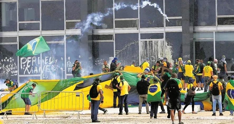 PESQUISA APONTA QUE 86% DOS BRASILEIROS REPROVAM ATOS GOLPISTA DO 8 DE JANEIRO