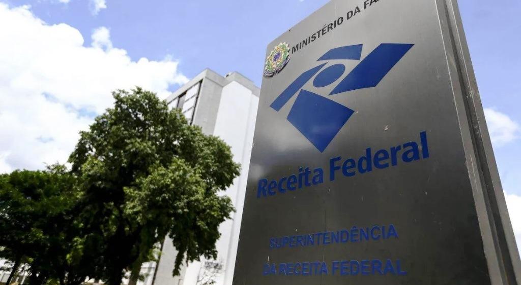 RECEITA FEDERAL DESMENTE FAKE NEWS SOBRE COBRANÇA DE TAXA NAS TRANSAÇÕES VIA PIX