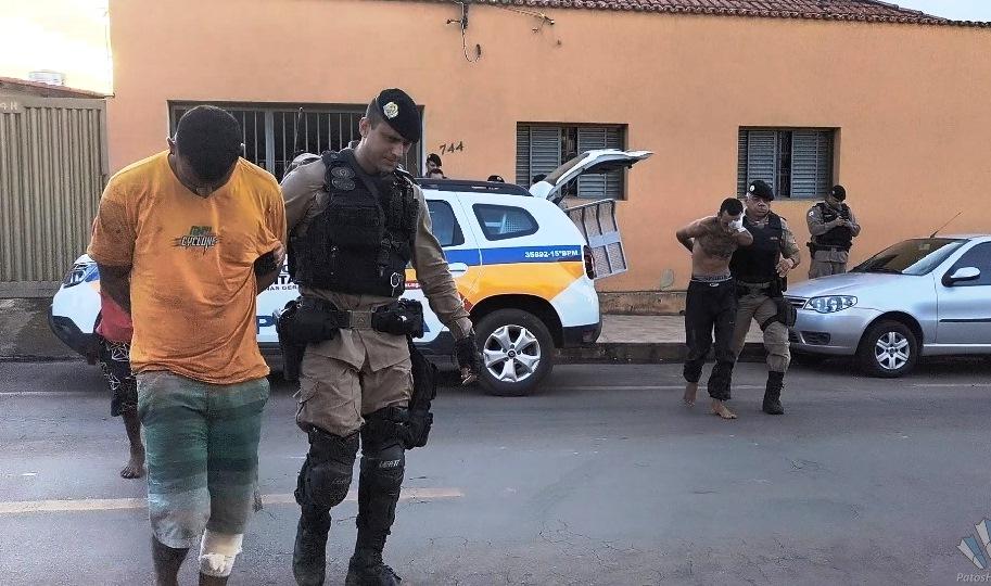 HOMENS QUE TENTARAM FUGIR DA POLÍCIA IRIAM MATAR JOVEM EM PATOS DE MINAS