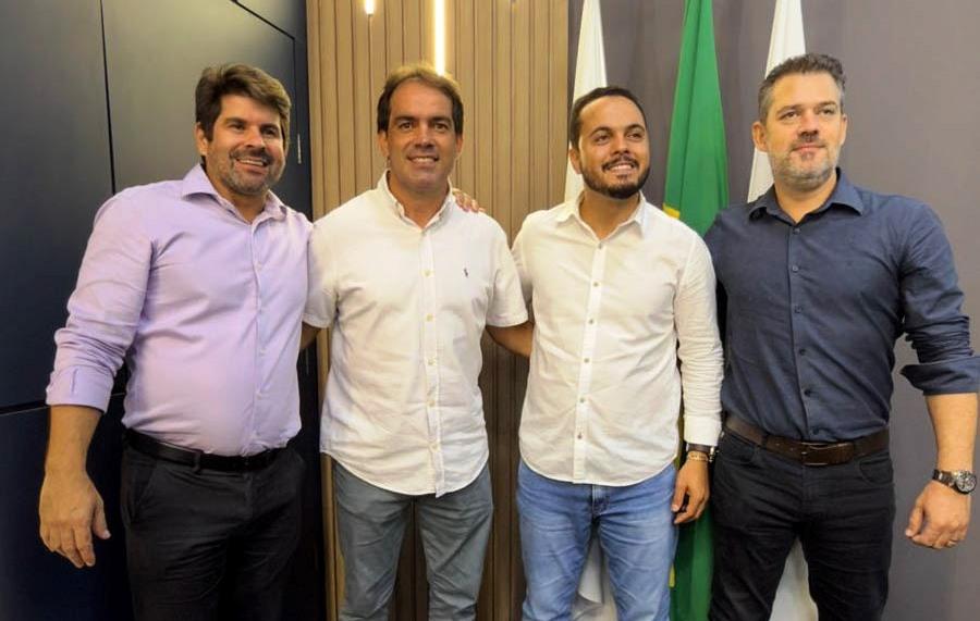 PREFEITO DE VAZANTE TOMA POSSE COMO MEMBRO DA NOVA DIRETORIA DA AMNOR