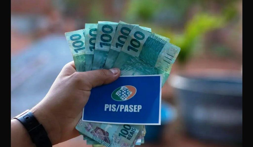 TRABALHADOR JÁ PODE CONSULTAR SE TEM DIREITO AO ABONO SALARIAL DO PIS/PASEP DE 2025