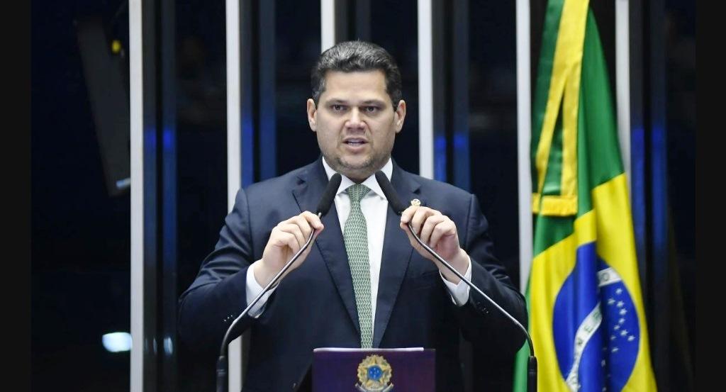 PRESIDENTE DO SENADO APROVA ESCALA DE TRABALHO 4X3 PARA SERVIDORES DA CASA