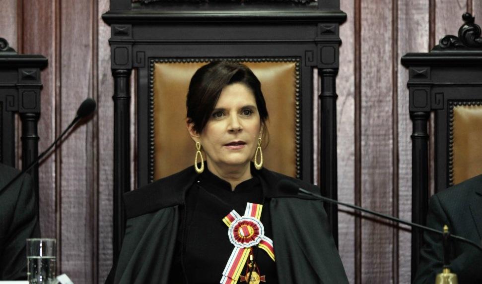 PRESIDENTE DO STM DIZ QUE BOLSONARO PODE SER JULGADO POR CRIME MILITAR