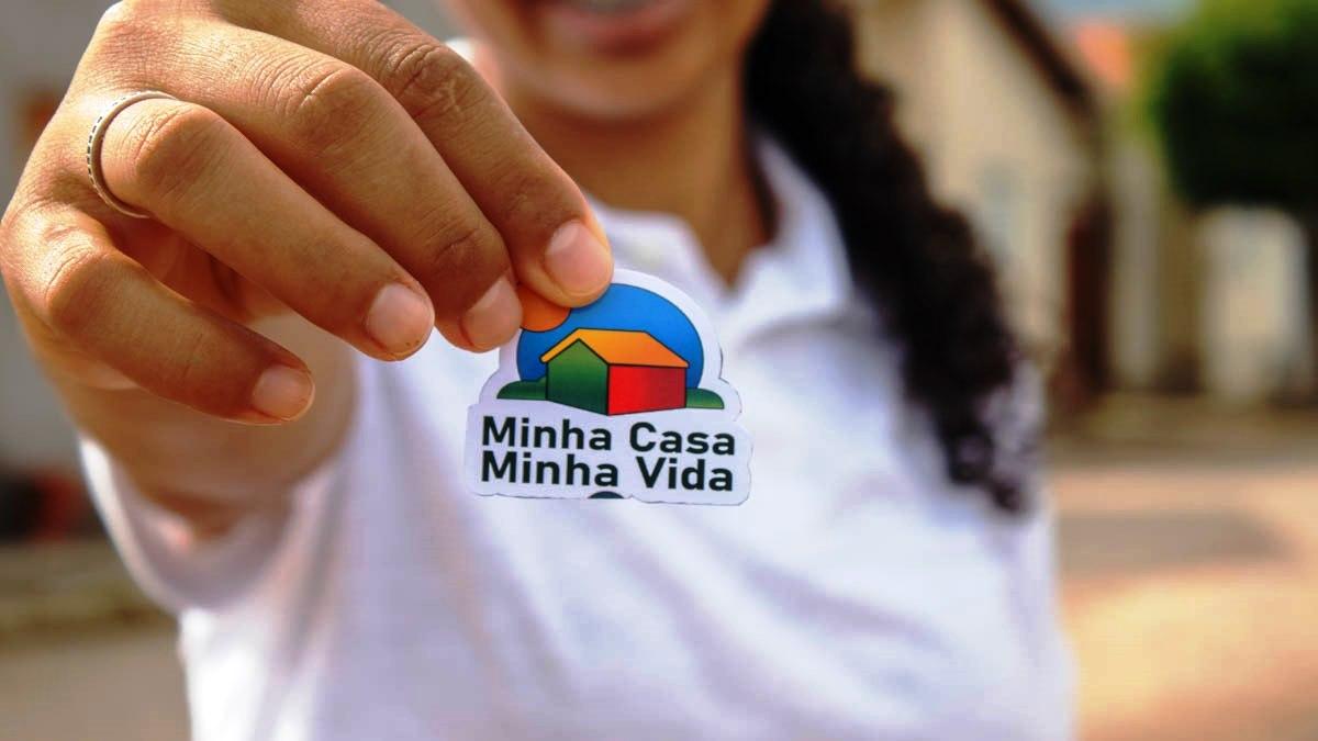 PROGRAMA MINHA CASA, MINHA VIDA PODE BENEFICIAR FAMÍLIAS COM RENDA MENSAL DE ATÉ R$ 12 MIL