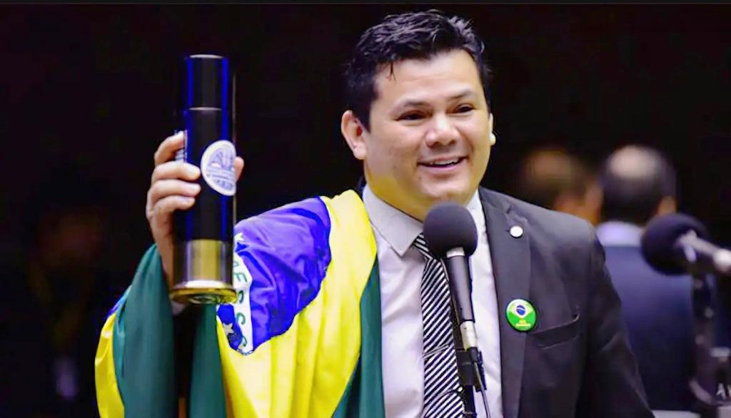 AGU PEDE INVESTIGAÇÃO DE DEPUTADO POR DECLARAÇÕES CONTRA LULA