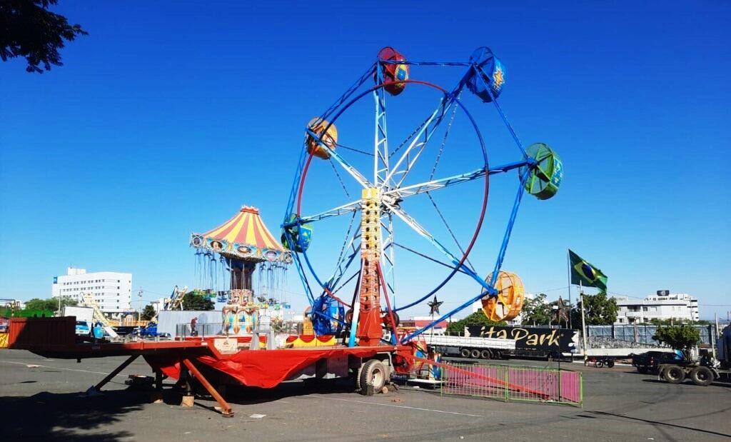 EMPREGADO ESFAQUEIA O PATRÃO AO SER ACORDADO PARA TRABALHAR EM PATOS DE MINAS