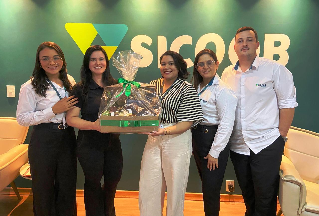 SICOOB CREDIVAZ RECEBE AUDITORIA COOPERATIVA DA CNAC