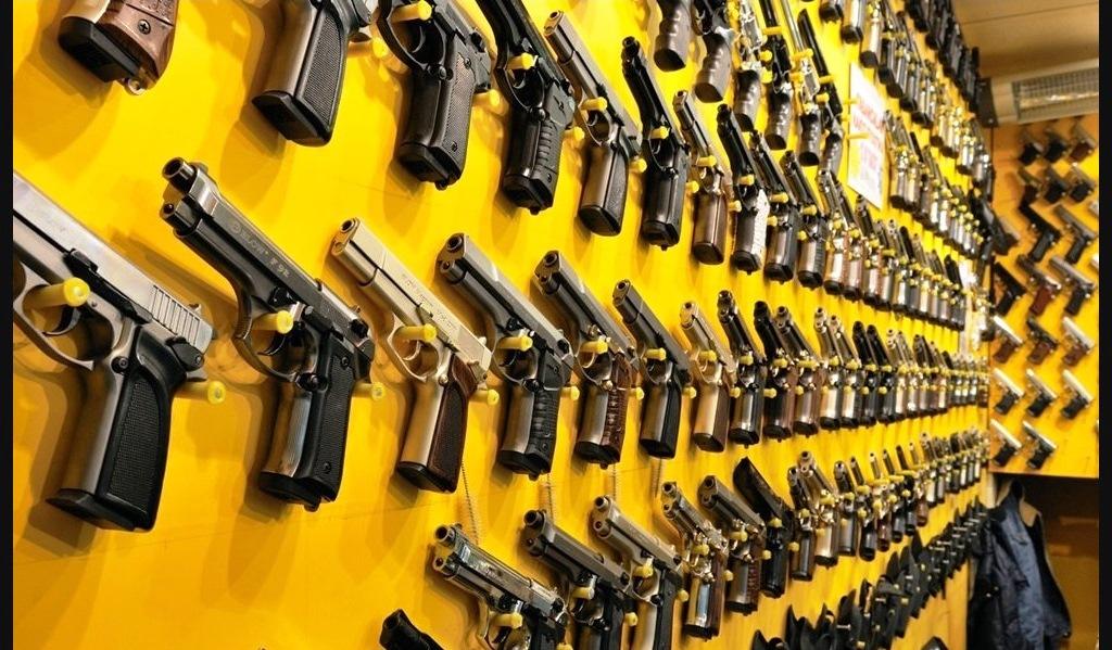 COMISSÃO APROVA PROJETO QUE REDUZ IDADE MÍNIMA PARA COMPRA DE ARMA DE FOGO