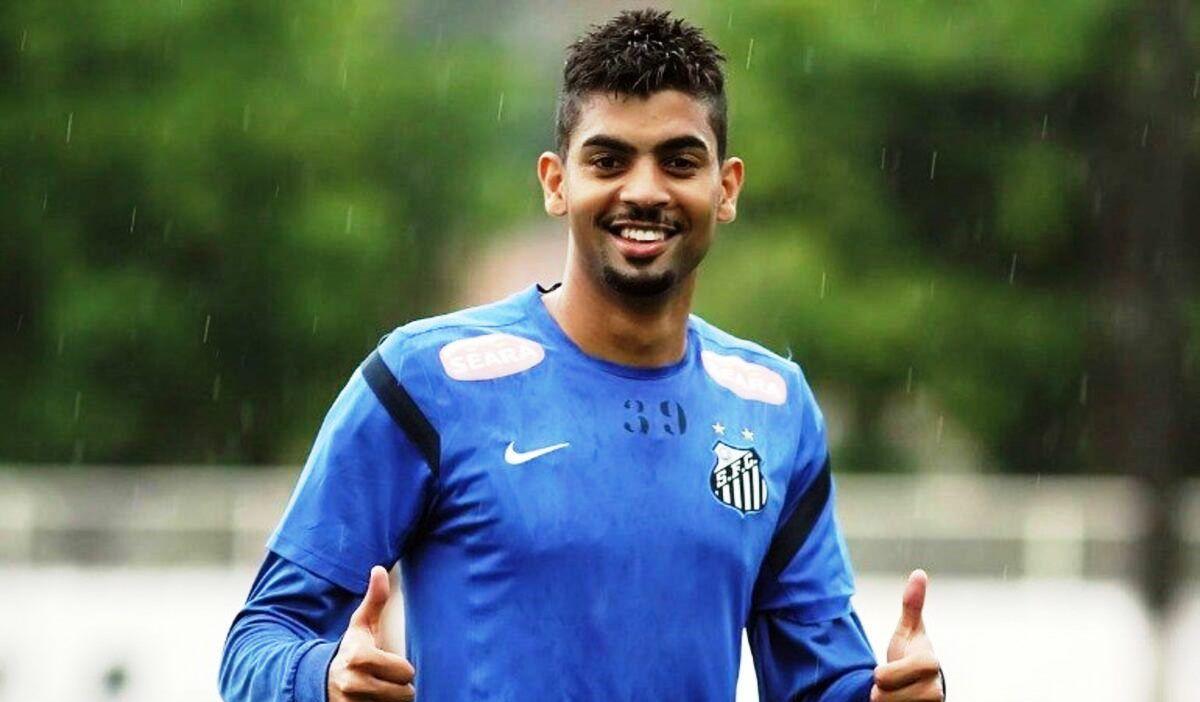 CONTRATAÇÃO DE EX-JOGADOR PELA PREFEITURA DE VAZANTE REPERCUTE NAS REDES SOCIAIS