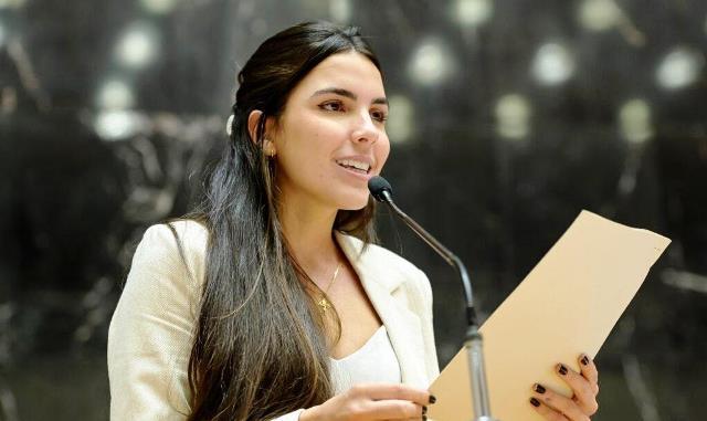 DEPUTADA MARIA CLARA DESTINA R$ 300 MIL PARA INVESTIMENTOS NA SAÚDE EM VAZANTE