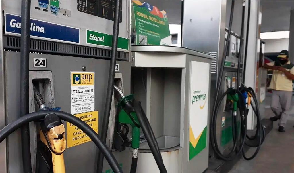 PETROBRAS ANUNCIA REDUÇÃO DE 5,6% NO PREÇO DA GASOLINA PARA AS DISTRIBUIDORAS