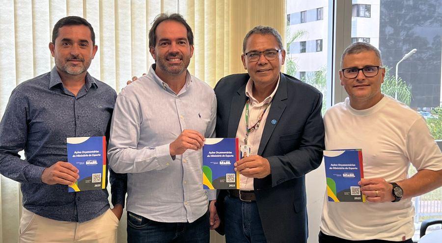 PREFEITO E SECRETÁRIO RECORREM AO MINISTÉRIO DOS ESPORTES PARA FORTALECER O SETOR EM VAZANTE