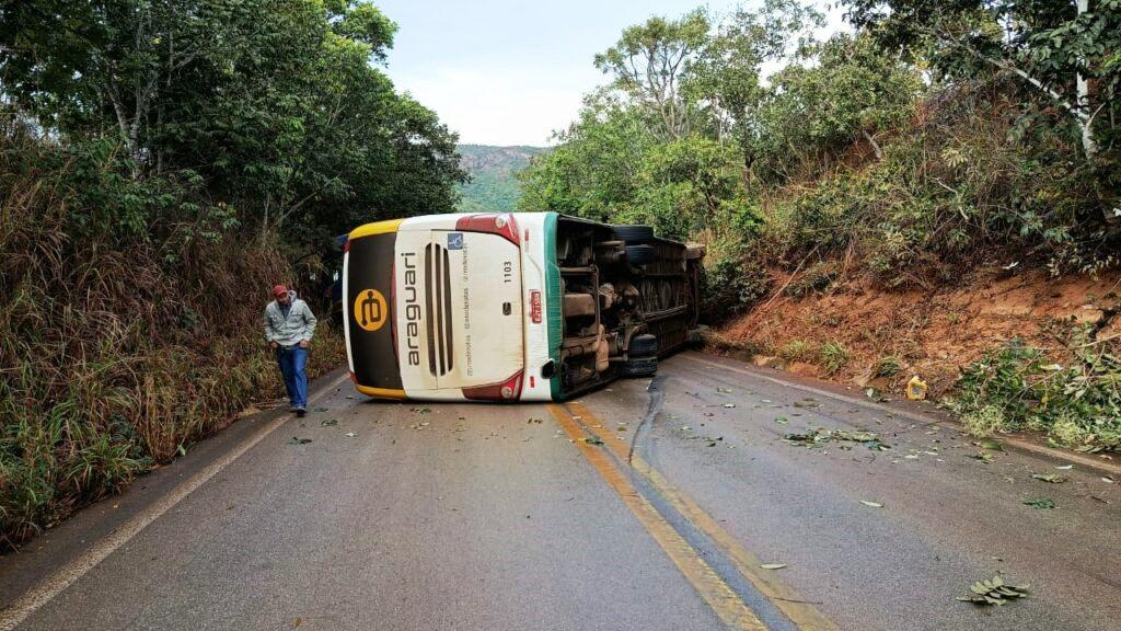 TRECHO DA MG-188 PROSSEGUE INTERDITADA NO MUNICÍPIO DE VAZANTE
