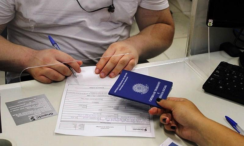 BRASIL GEROU QUASE 149 MIL NOVOS EMPREGOS COM CARTEIRA ASSINADA EM MAIO